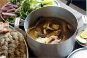 Lau mam (Mixed vegetable and meat hot pot)